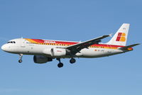 EC-JFG @ EBBR - arrival of flight IB3202 to rwy 25L