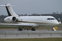 C-FBDR @ VIE - Bombardier Inc. Bombardier Globalexpress - by Thomas Ramgraber-VAP