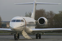 OE-IGS @ VIE - Tyrolean Jet Services Bombardier Globalexpress - by Thomas Ramgraber-VAP