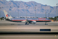 N637AM @ KLAS - American Airlines / 1991 Boeing 757-223