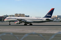 N657DL @ KLAS - Delta Airlines / 1990 Boeing 757-232