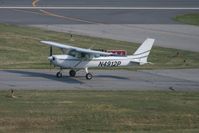 N4912P @ HKY - A great day to take pictures.