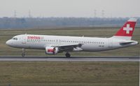 HB-IJS @ LOWW - SWISS A320 - by Delta Kilo
