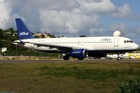 N657JB @ SXM - visitor