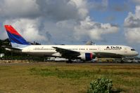 N681DA @ SXM - visitor