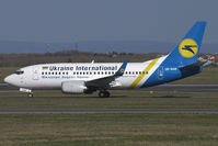 UR-GAK @ VIE - Ukraine International Airlines Boeing 737-500 - by Thomas Ramgraber-VAP