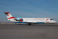 OE-LCK @ VIE - Austrian Arrows Regionaljet - by Yakfreak - VAP