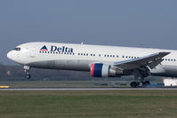 N176DN @ LOWW - Nice touchdown.