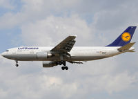 D-AIAY @ LEBL - AB6 on final to RWY 25R. - by Jorge Molina