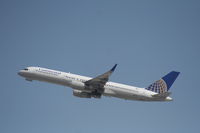 N57111 @ KLAX - Boeing 757-200