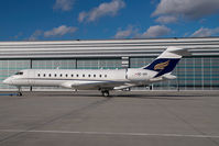 OE-IRP @ VIE - Amira Air Globalexpress - by Yakfreak - VAP