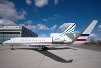 N607X @ VIE - Falcon 7X - by Yakfreak - VAP