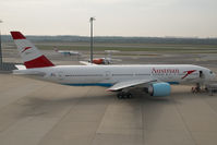 OE-LPC @ VIE - Austrian Airlines Boeing 777-200 - by Yakfreak - VAP