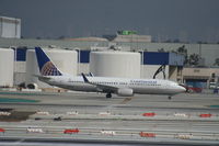 N39297 @ KLAX - Boeing 737-800