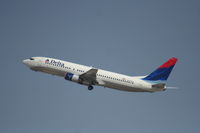 N397DA @ KLAX - Boeing 737-800 - by Mark Pasqualino