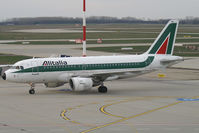 I-BIMJ @ BUD - Alitalia Airbus A319 - by Thomas Ramgraber-VAP