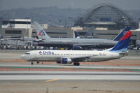 N3752 @ KLAX - Boeing 737-800 - by Mark Pasqualino