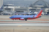 N425LV @ KLAX - Boeing 737-700 - by Mark Pasqualino
