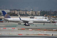 N33132 @ KLAX - Boeing 757-200 - by Mark Pasqualino