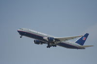 N671UA @ KLAX - Boeing 767-300 - by Mark Pasqualino