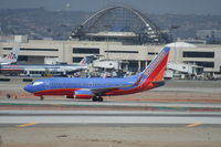 N415WN @ KLAX - Boeing 737-700 - by Mark Pasqualino