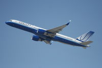 N525UA @ KLAX - Boeing 757-200 - by Mark Pasqualino