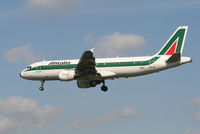 I-BIKL @ EBBR - arrival of flight AZ150 to rwy 25L