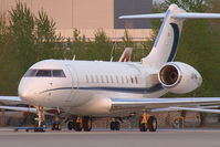 OE-IMA @ VIE - Bombardier Globalexpress - by Thomas Ramgraber-VAP