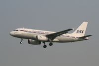 OY-KBO @ EBBR - arrival of flight SK593 to rwy 25L - by Daniel Vanderauwera