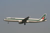 I-BIXN @ EBBR - arrival of flight AZ156 to rwy 25L