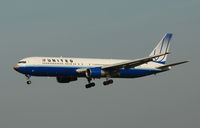 N643UA @ BWI - on final at BWI