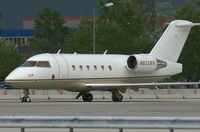 N622WM @ VIE - Airbill LCC Bombardier CL600 Challenger - by Thomas Ramgraber-VAP