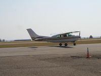 N6039N @ KFCM - Taxiing to the hangar. - by Mitch Sando