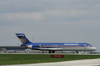 N925ME @ KMKE - Boeing 717-200