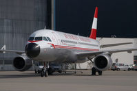 OE-LBP @ VIE - Austrian Airlines Airbus 320 in retro colors