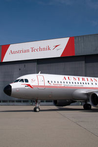 OE-LBP @ VIE - Austrian Airlines Airbus 320 in retro colors