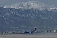N945WP @ KCOS - Western Pacific Boeing 737-300 - by Yakfreak - VAP