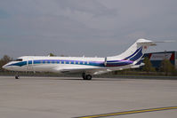 OE-INC @ LOWW - Globaljet Austria Globalexpress 5000 - by Yakfreak - VAP
