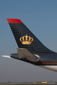 JY-ABH @ VIE - Jordanian Government Airbus 340-200 - by Yakfreak - VAP
