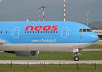 EI-DOF @ MXP - NEOS close up - by Marco Mittini
