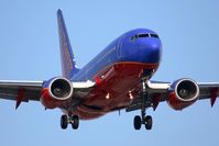 N910WN @ LAX - Southwest Airlines N910WN (FLT SWA154) from San Jose Int'l (KSJC) on short-final to RWY 24R.