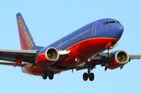 N243WN @ LAX - Southwest Airlines N243WN on short-final to RWY 24R.