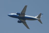 N927UA @ BUR - Departing Burbank - by Doug Pearson