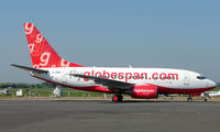 G-CDKD @ EGMC - Globespans' B737-600 seires en route to the spare taxiway to do engine runs following maintenance