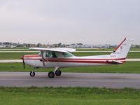 N69170 @ KDPA - Taxing at DuPage - by William Hamrick