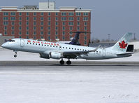 C-FHJT @ CYOW - Landing on Rwy 25