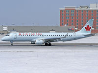 C-FHOY @ CYOW - Cleared for takeoff on Rwy 25
