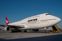 VH-OJU @ VIE - Qantas Boeing 747-400 - by Yakfreak - VAP