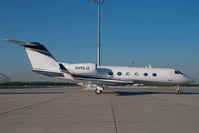 N450JE @ VIE - Gulfstream 4 - by Yakfreak - VAP