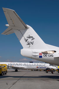 OE-LVG @ VIE - Austrian Arrows Fokker 100 - by Yakfreak - VAP